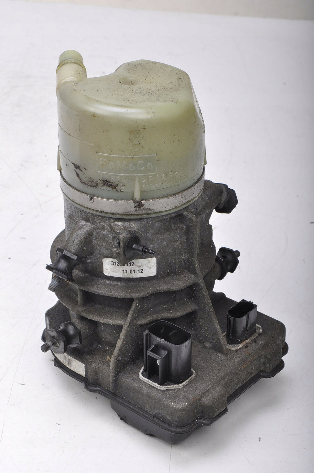 VOLVO S60 II V60 XC70 II 2.4 D POWER STEERING PUMP 31360442