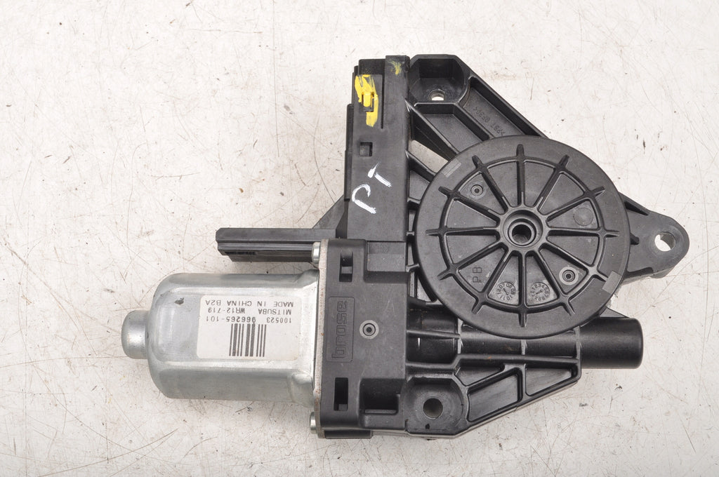 VOLVO S60 II WINDSHIELD MOTOR RIGHT REAR 966265-101