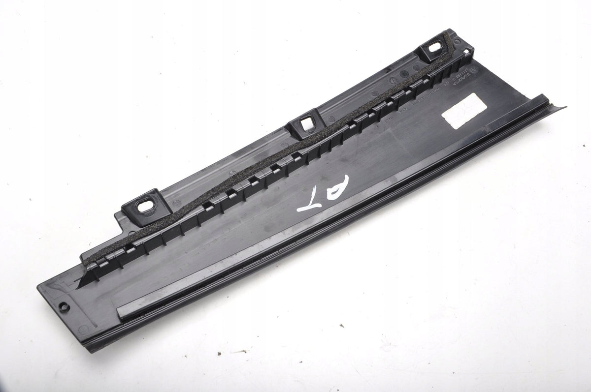 VOLVO S60 III DOOR TRIM RIGHT REAR 31448870