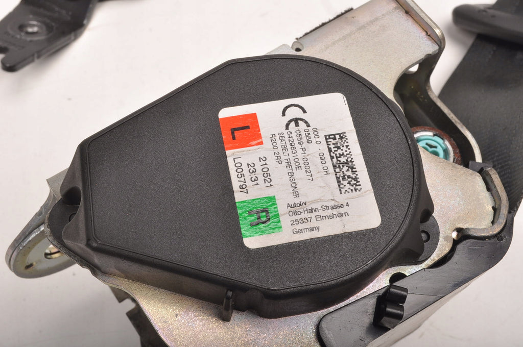 VOLVO S60 III SEAT BELT RIGHT REAR 2 ROW 31462756