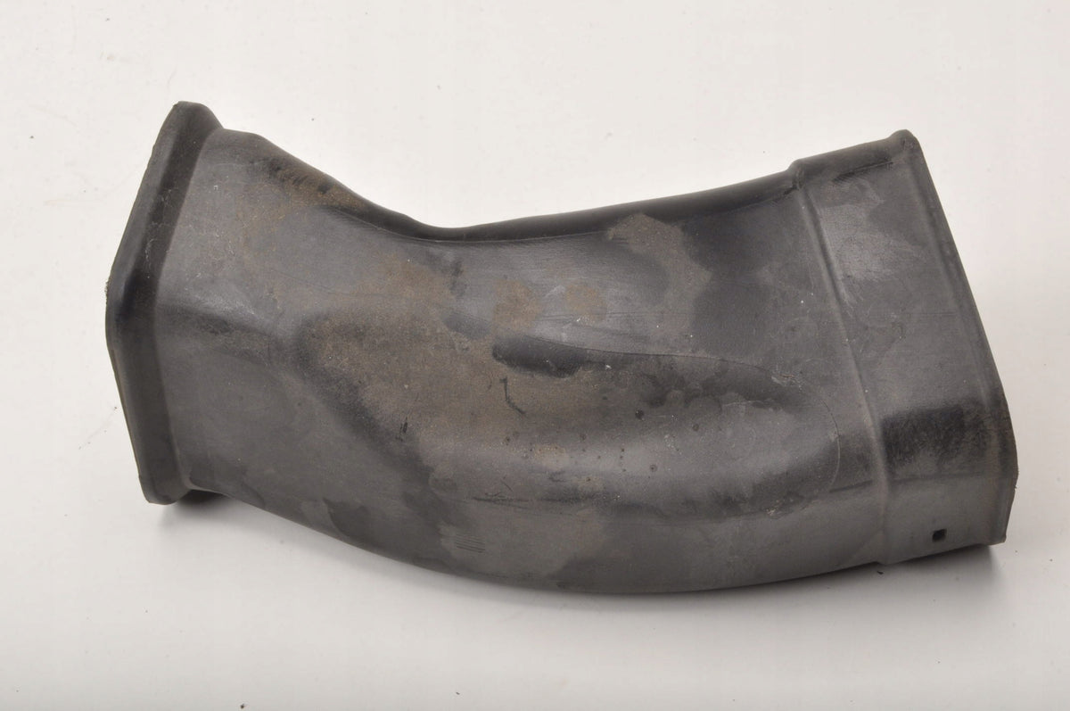 VOLVO S60 III V60 II 2.0 D3 150KM AIR INTAKE PIPE 31474810