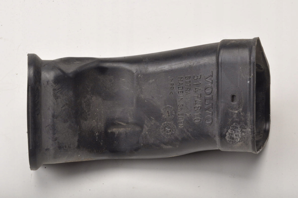 VOLVO S60 III V60 II 2.0 D3 150KM AIR INTAKE PIPE 31474810