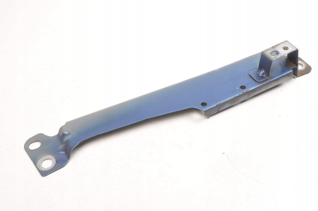 VOLVO S60 III V60 II FENDER MOUNT 31468234 RIGHT