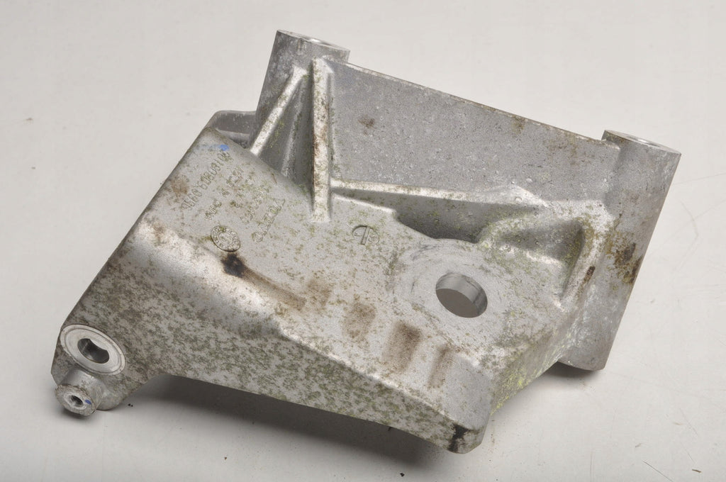 VOLVO S60 III V60 II T8 PAW BRACKET 31430470