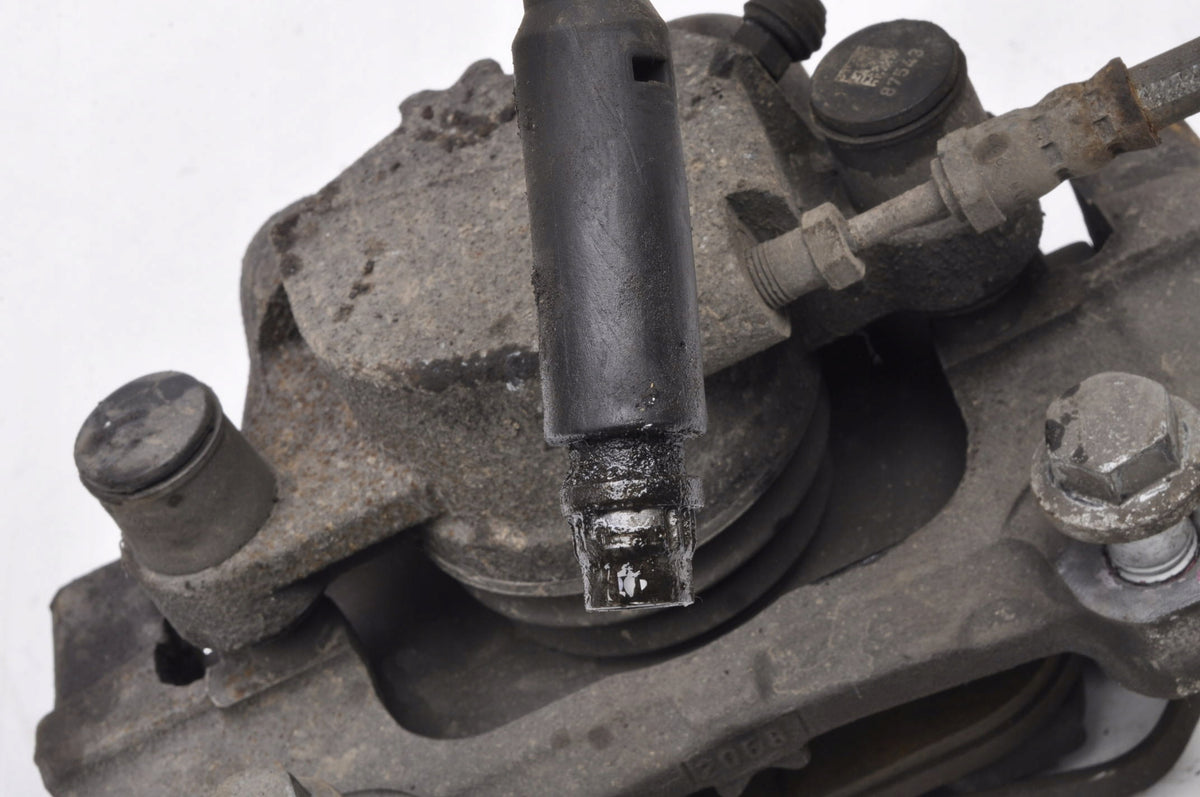 VOLVO S60 III V60 XC60 II 2.0 D3 BRAKE CALIPER RIGHT FRONT 31471664