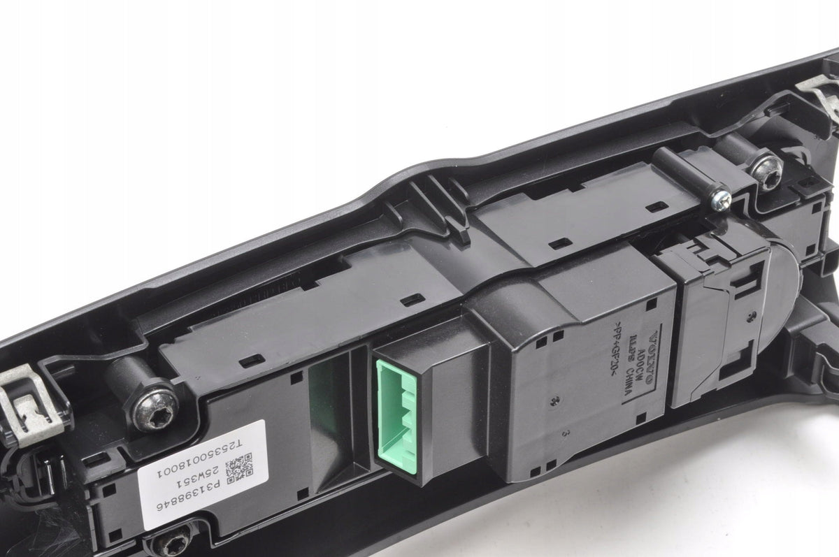 VOLVO S60 III V60 XC60 II EMERGENCY LIGHT SWITCH 2026 31398846