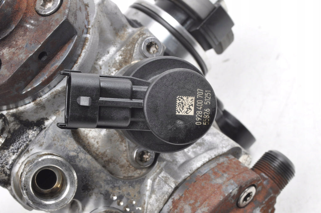 VOLVO S60 V60 XC60 I V40 II 2.4 D5 220KM INJECTION PUMP 31372081