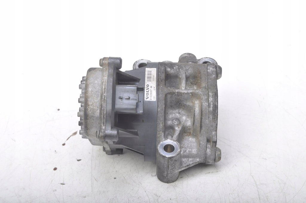 VOLVO S80 II 2.4 D5 OIL PUMP BOX 31325357