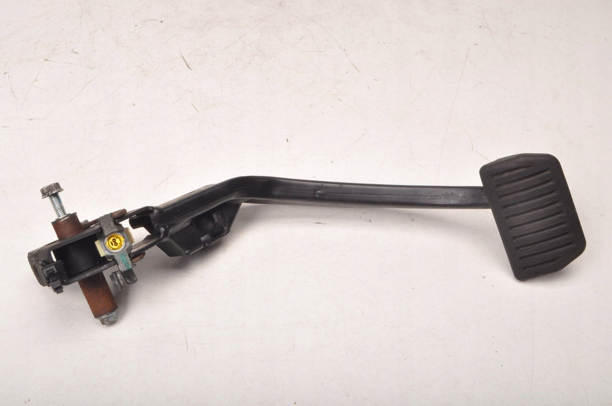 VOLVO S90 II V90 2.0 D4 BRAKE PEDAL EUROPE 31489735