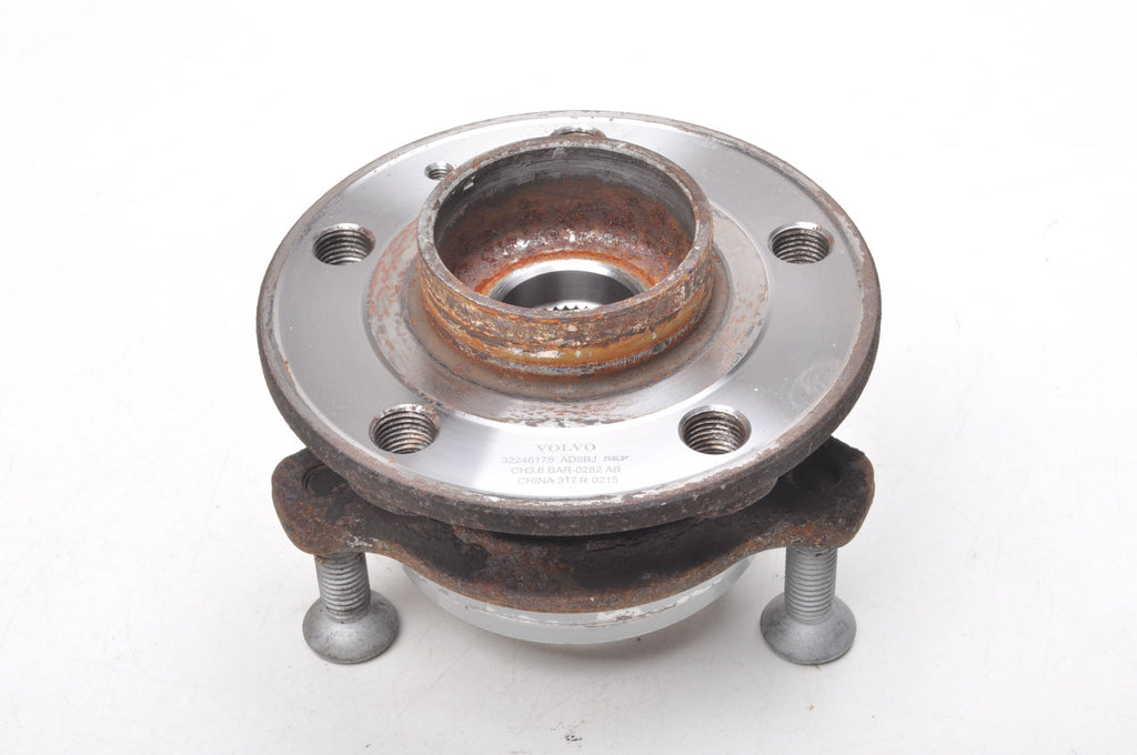 VOLVO S90 S90 II XC90 XC40 S60 V60 FRONT HUB 32246175