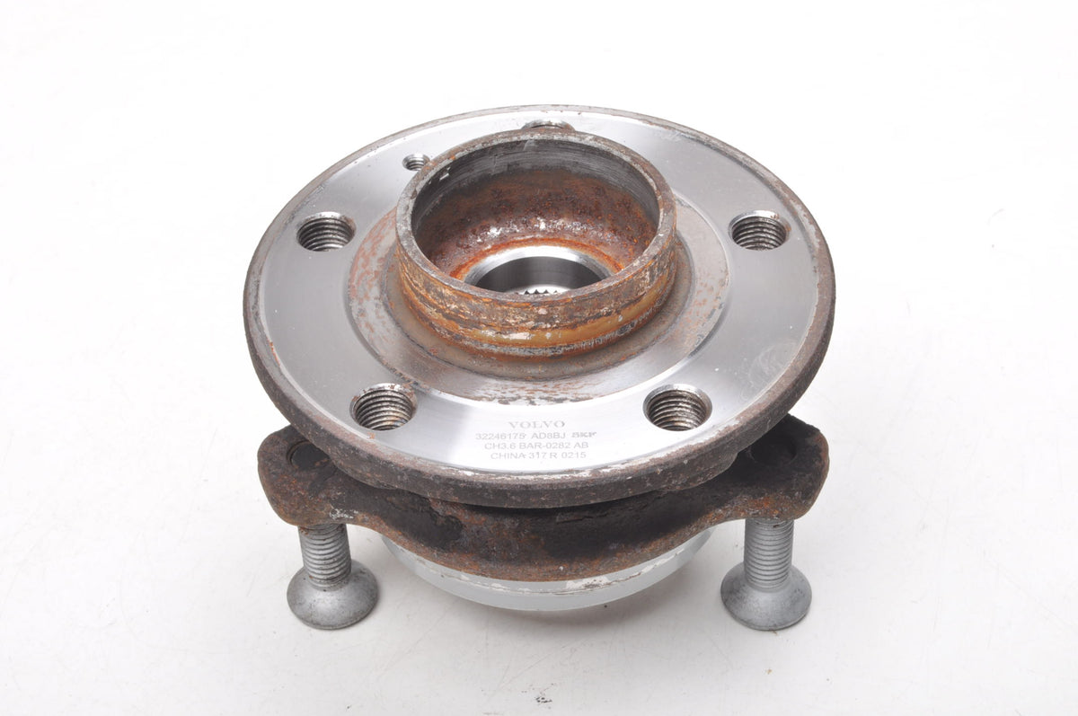 VOLVO S90 S90 II XC90 XC40 S60 V60 FRONT HUB 32246175