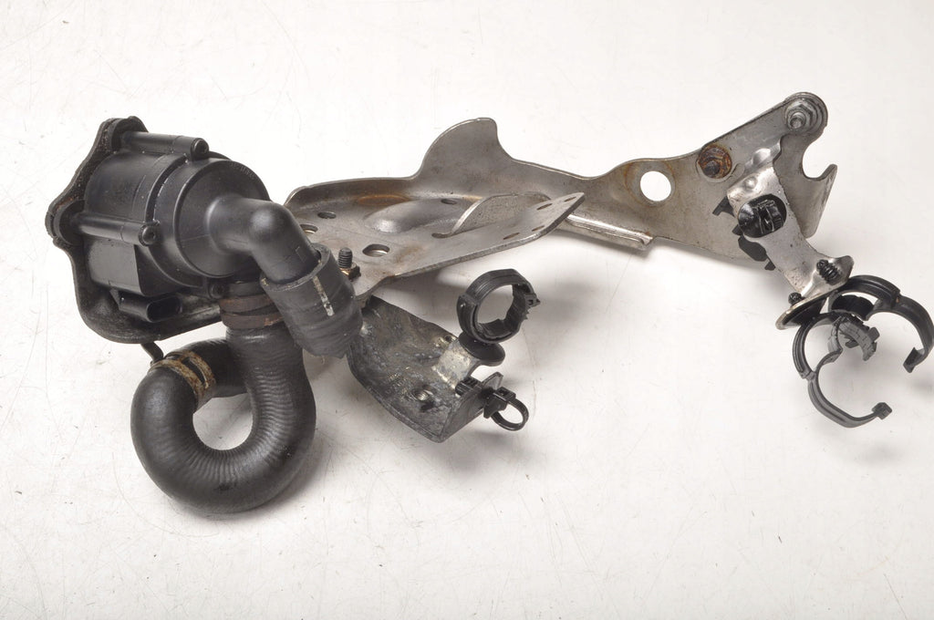 VOLVO S90 V90 II 2.0 D5 WATER PUMP 31368143