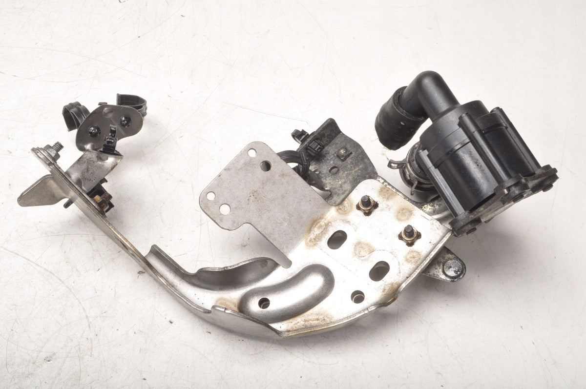 VOLVO S90 V90 II 2.0 D5 WATER PUMP 31368143