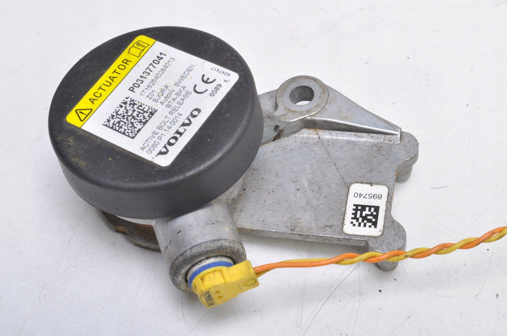 VOLVO S90 V90 II ACTIVE SCREW 31377041