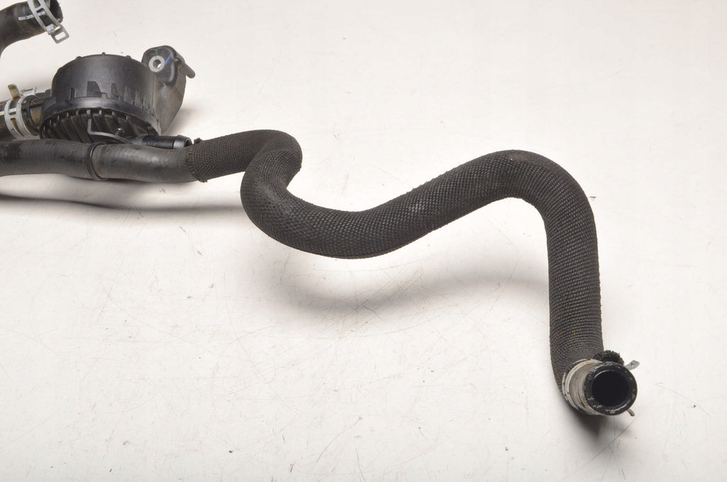 VOLVO S90 V90 II B5 Mild Hybrid 2.0 PIPE WATER CABLE PUMP 8888471907