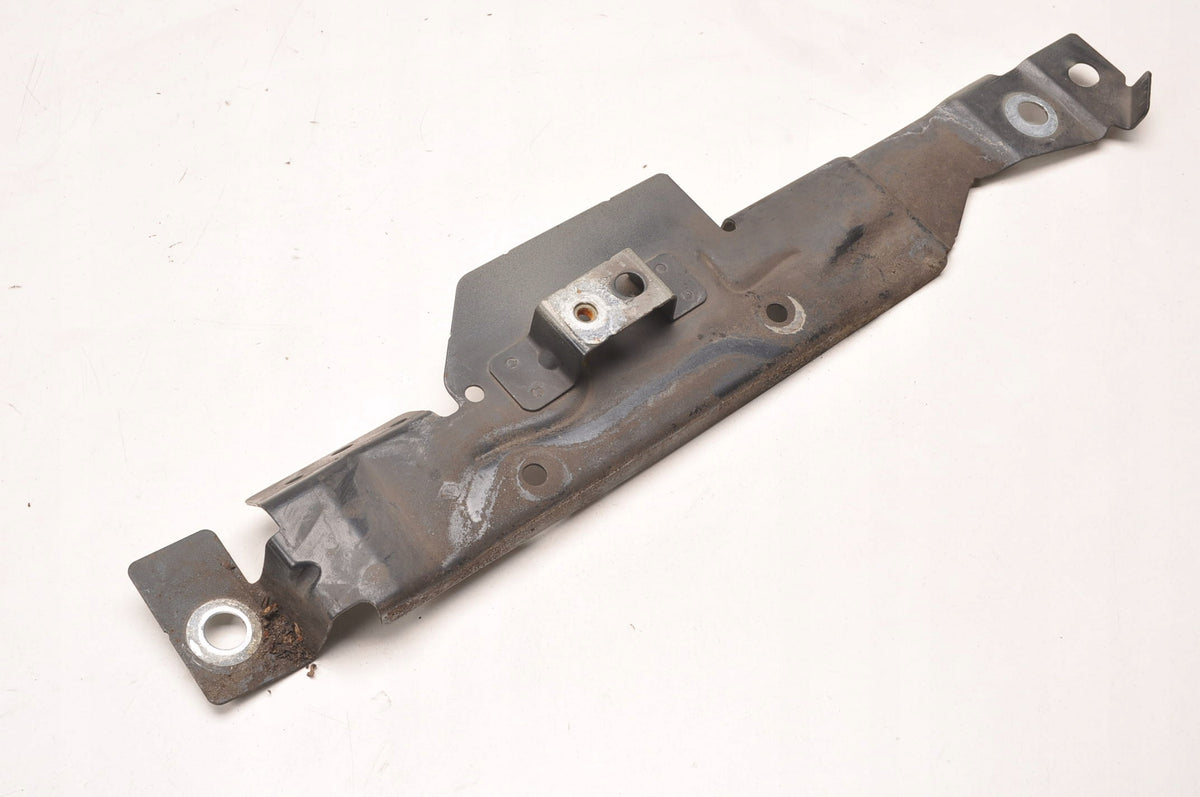 VOLVO S90 V90 II FENDER MOUNT LEFT