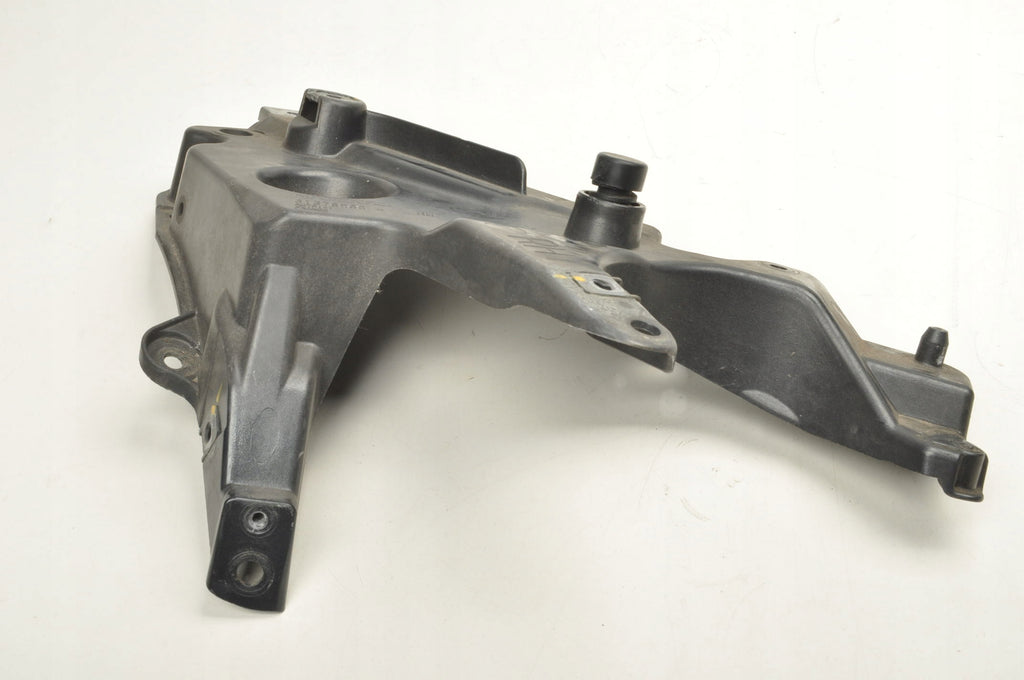VOLVO S90 V90 II FENDER MOUNT RIGHT 31378985