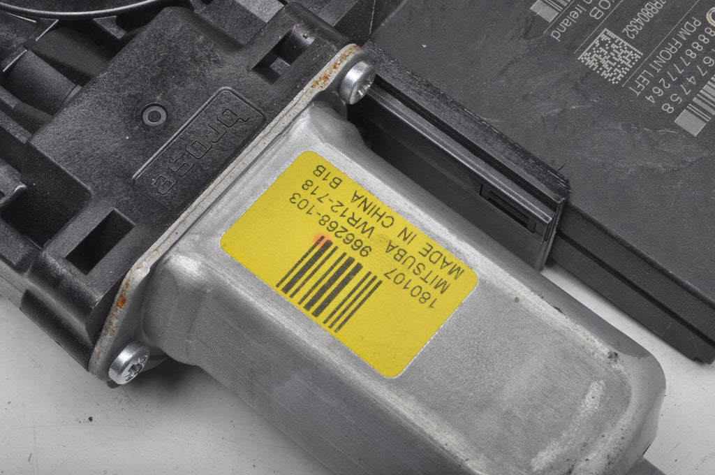 VOLVO S90 V90 II WINDSCREEN MOTOR LEFT FRONT 31674758 966268-103