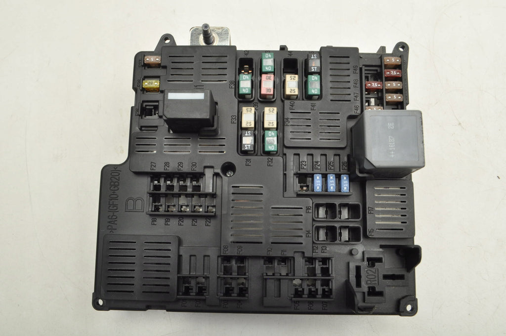 VOLVO S90 V90 XC60 XC90 2.0 D5 FUSE BOX 31473570