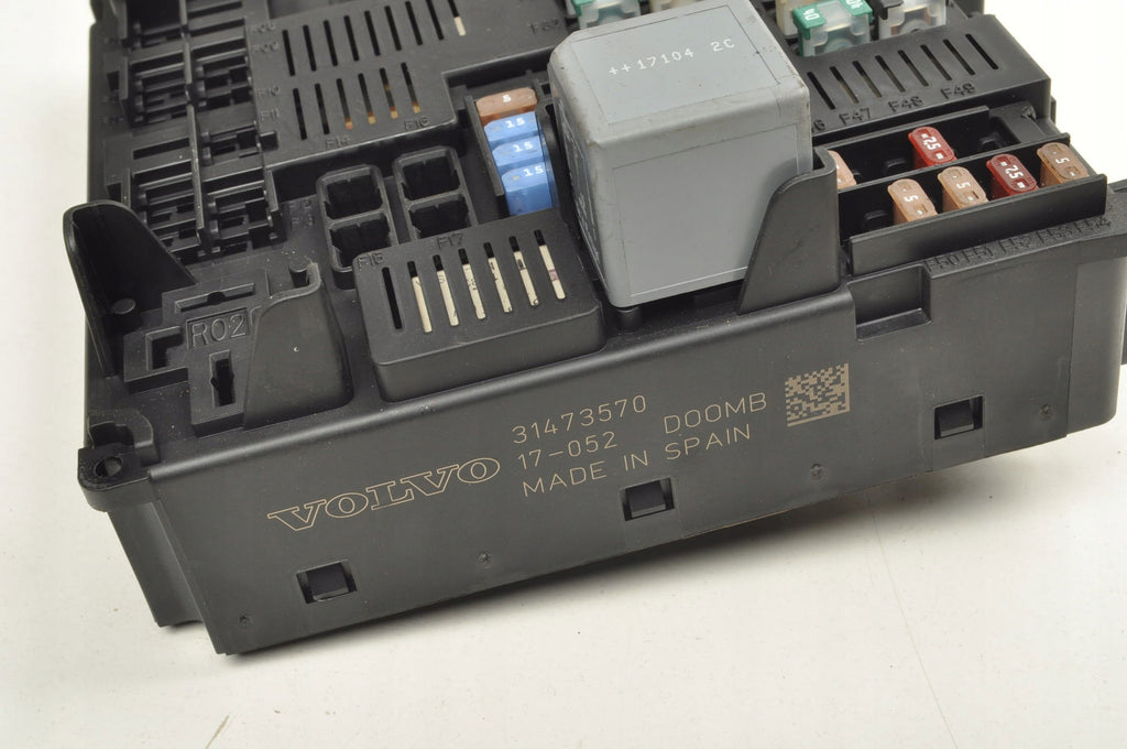 VOLVO S90 V90 XC90 FUSE BOX 31473570