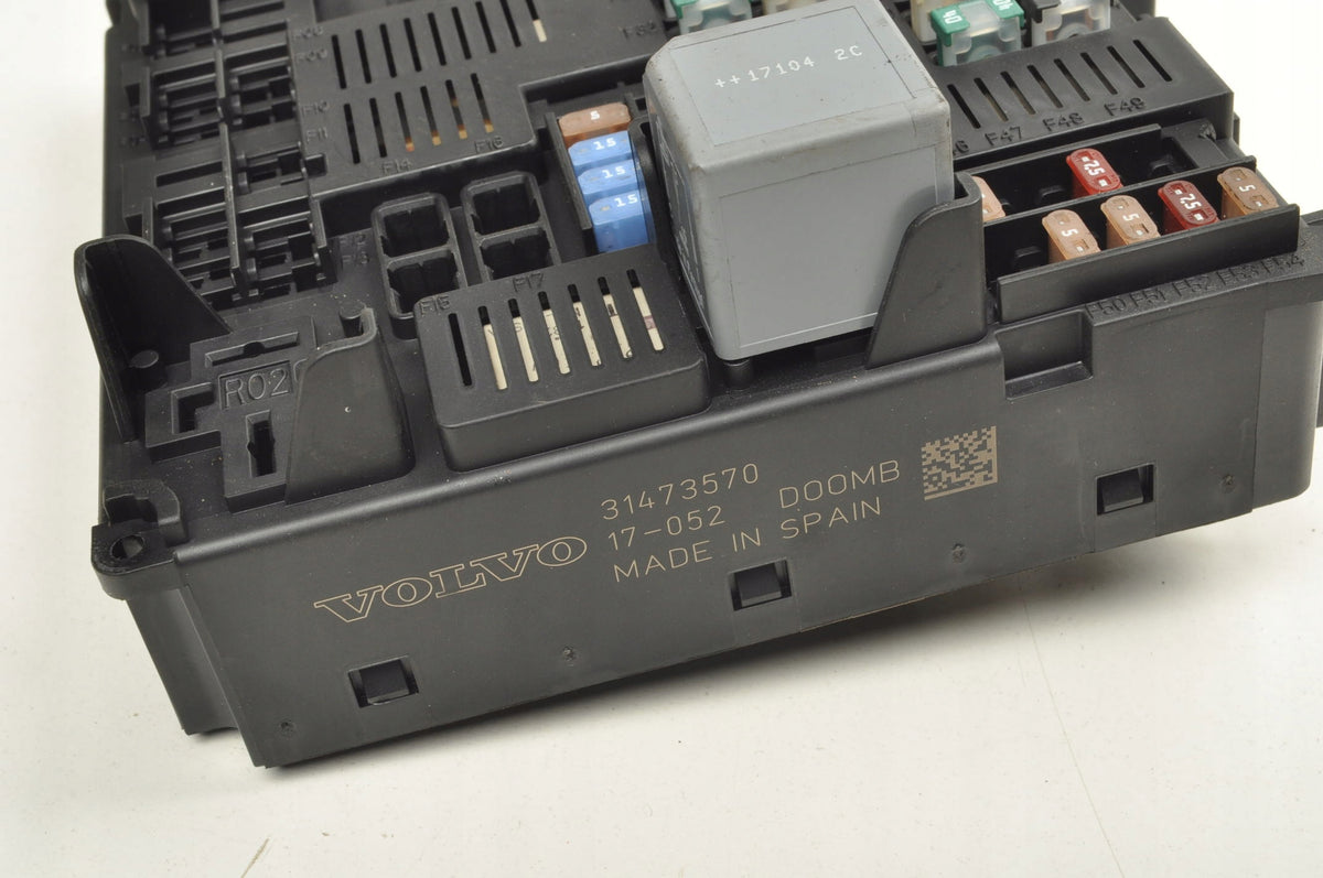 VOLVO S90 V90 XC90 FUSE BOX 31473570