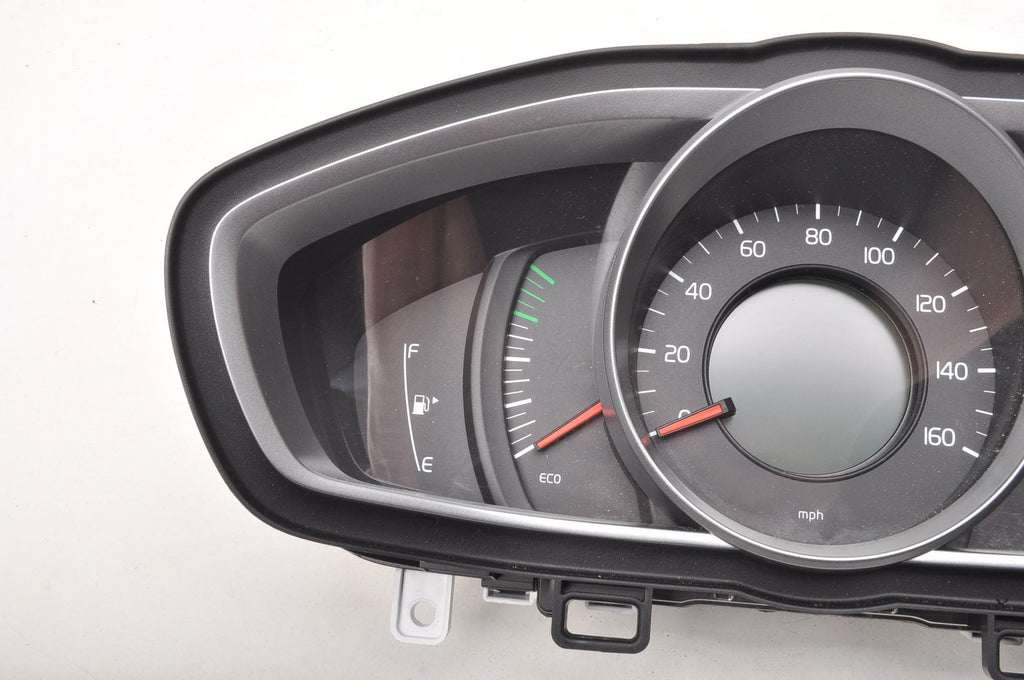 VOLVO V40 II 1.5 T2 COUNTER CLOCKS 31453104 UK LIFT
