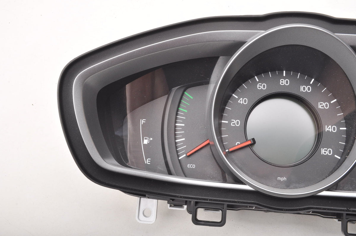 VOLVO V40 II 1.5 T2 COUNTER CLOCKS 31453104 UK LIFT