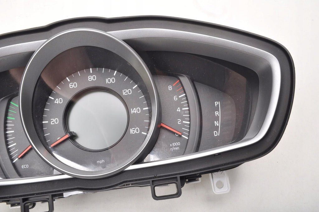 VOLVO V40 II 1.5 T2 COUNTER CLOCKS 31453104 UK LIFT