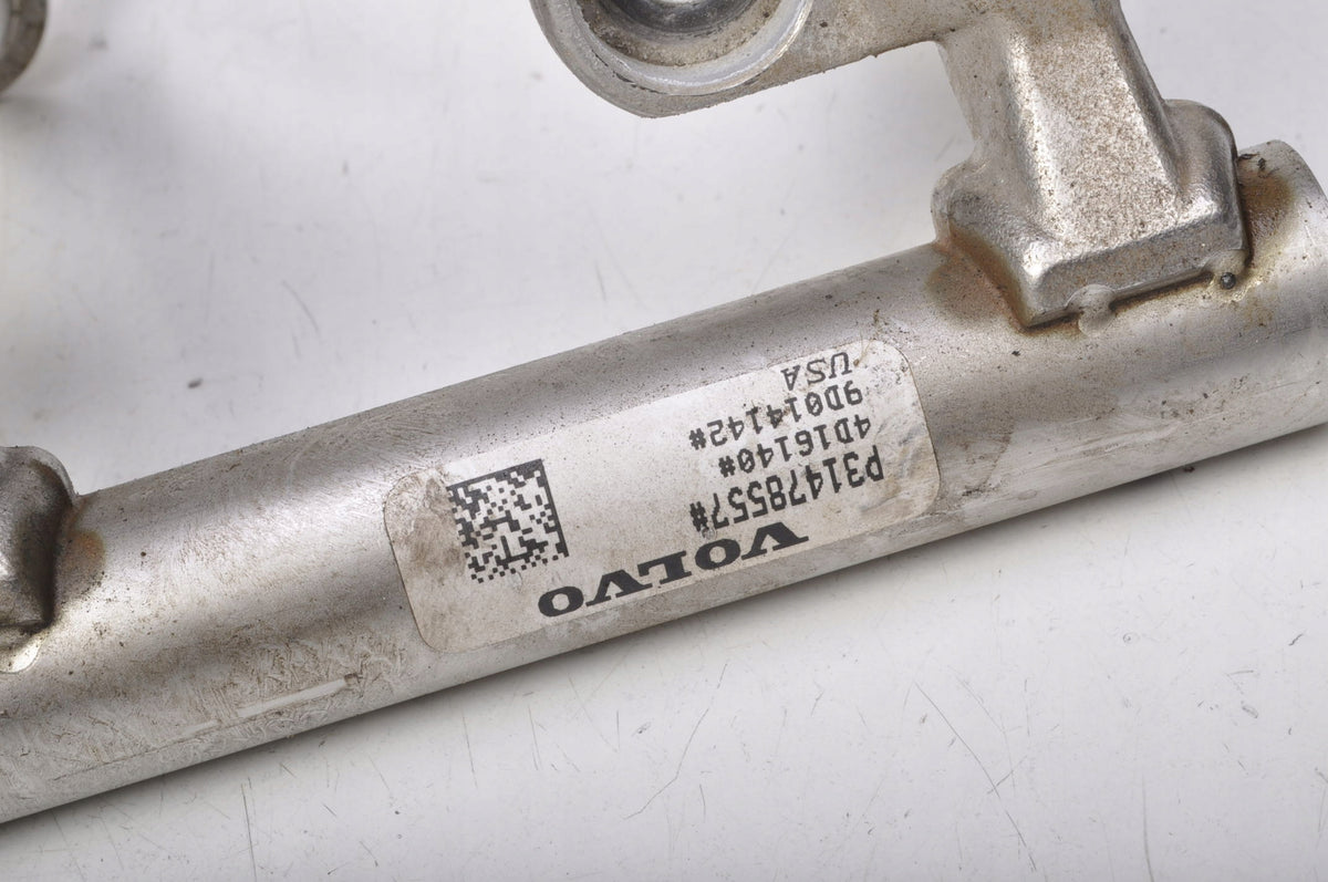 VOLVO V40 II 1.5 T3 INJECTION RAIL 31478555