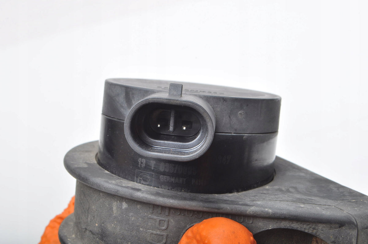 VOLVO V40 II 1.6 D2 114KM WATER PUMP 31320347