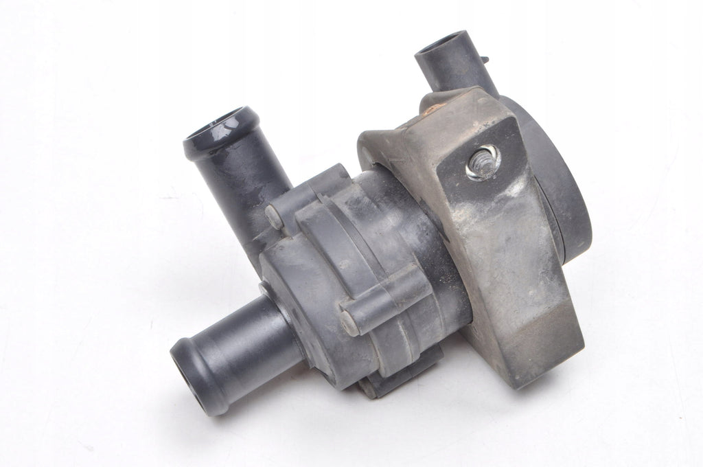 VOLVO V40 II 1.6 D2 114KM WATER PUMP 31320347