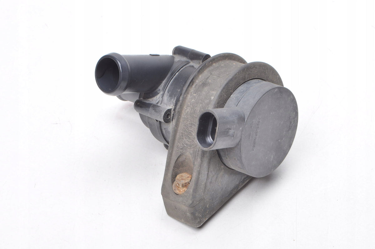 VOLVO V40 II 1.6 D2 114KM WATER PUMP 31320347
