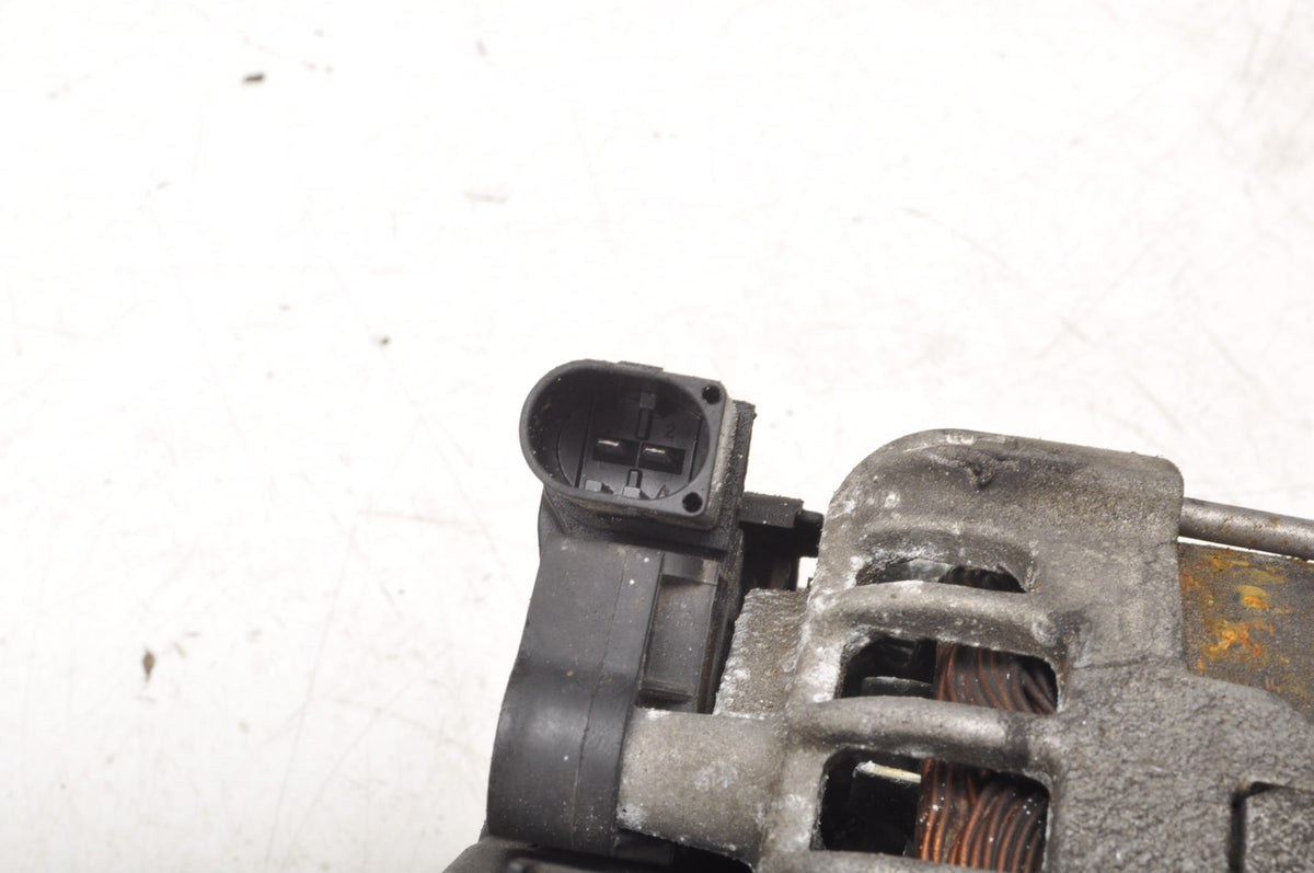 VOLVO V40 II 2.0 D3 150KM ALTERNATOR