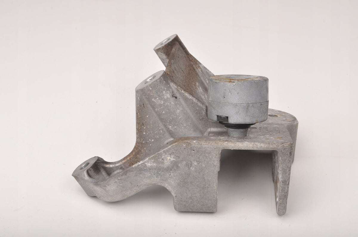 VOLVO V40 II 2.0 T2 ENGINE MOUNT BRACKET 31430916