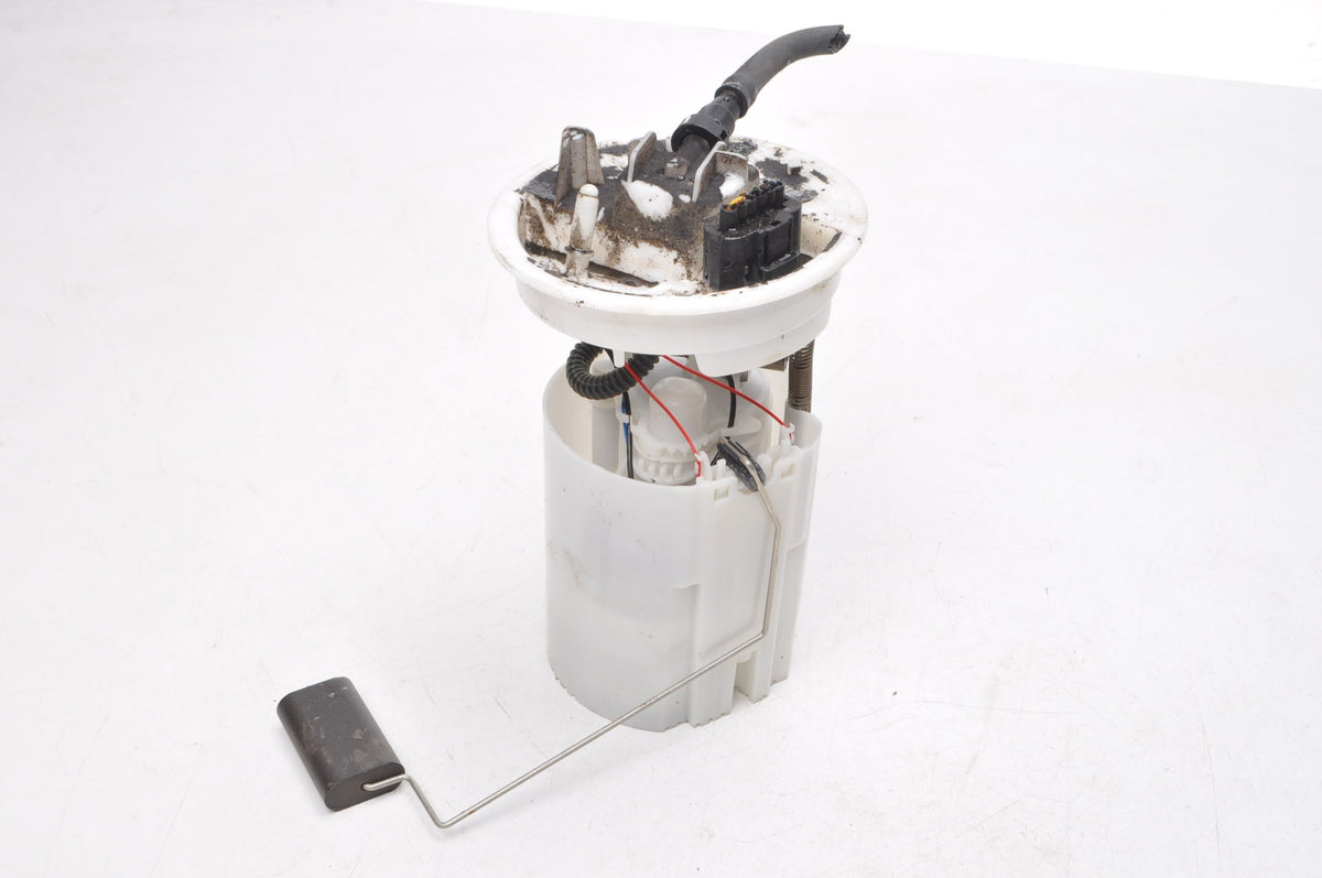 VOLVO V40 II 2.0 T2 FUEL PUMP 31321091