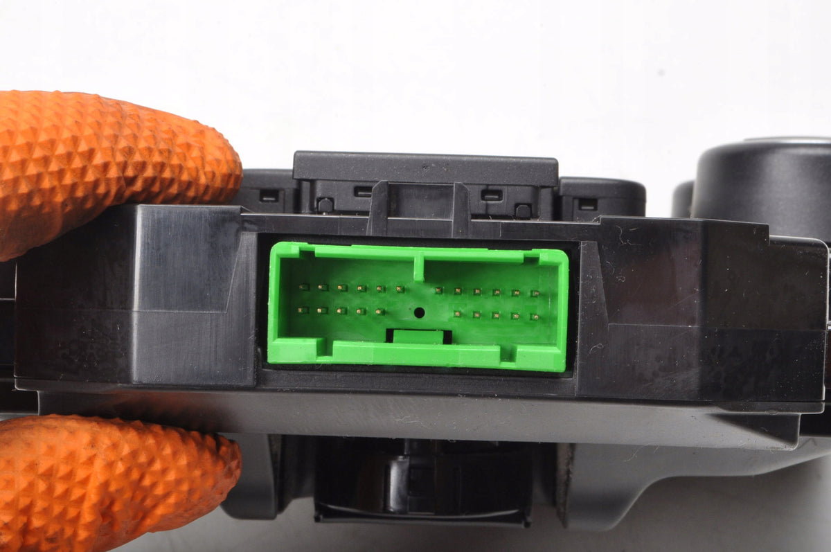 VOLVO V40 II PANEL AIR CONDITIONING SWITCH 31398643