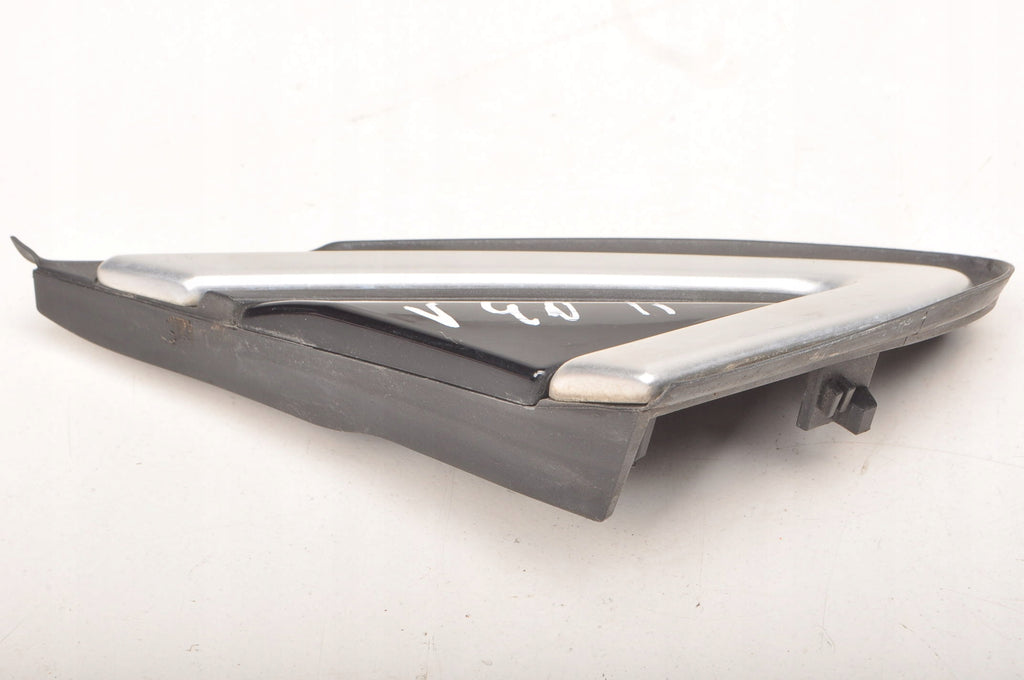 VOLVO V40 II TRIANGLE FENDER GUARD RIGHT 31349230