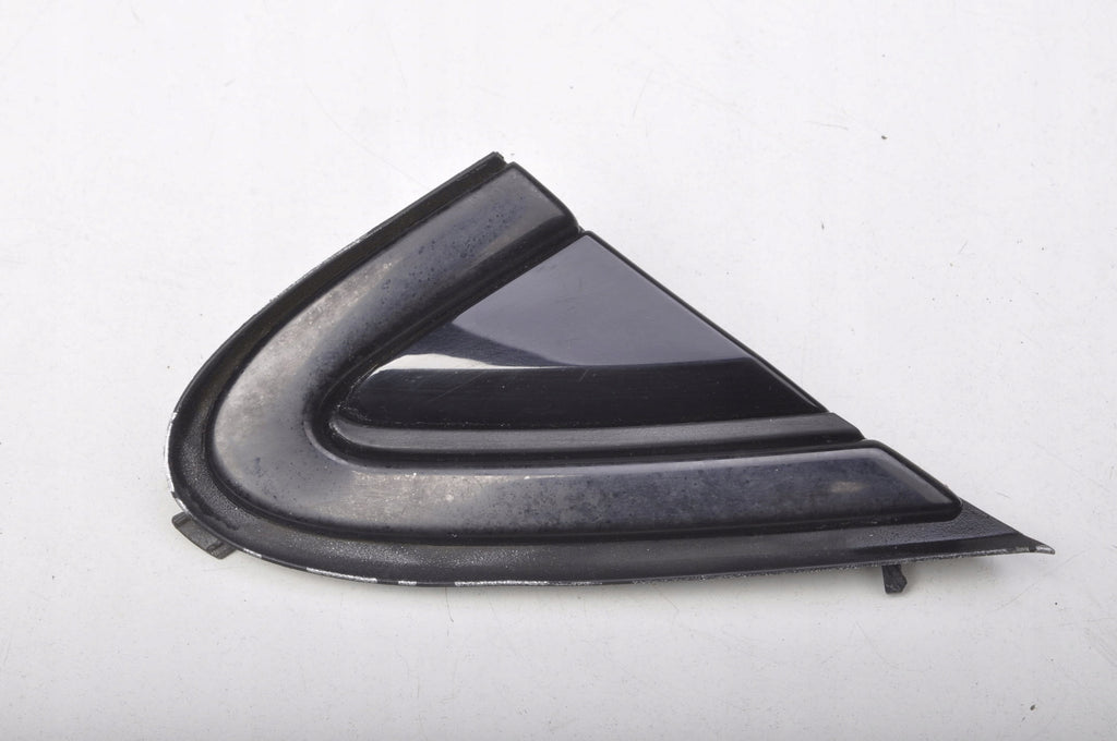 VOLVO V40 II TRIANGLE FENDER GUARD RIGHT 31416474