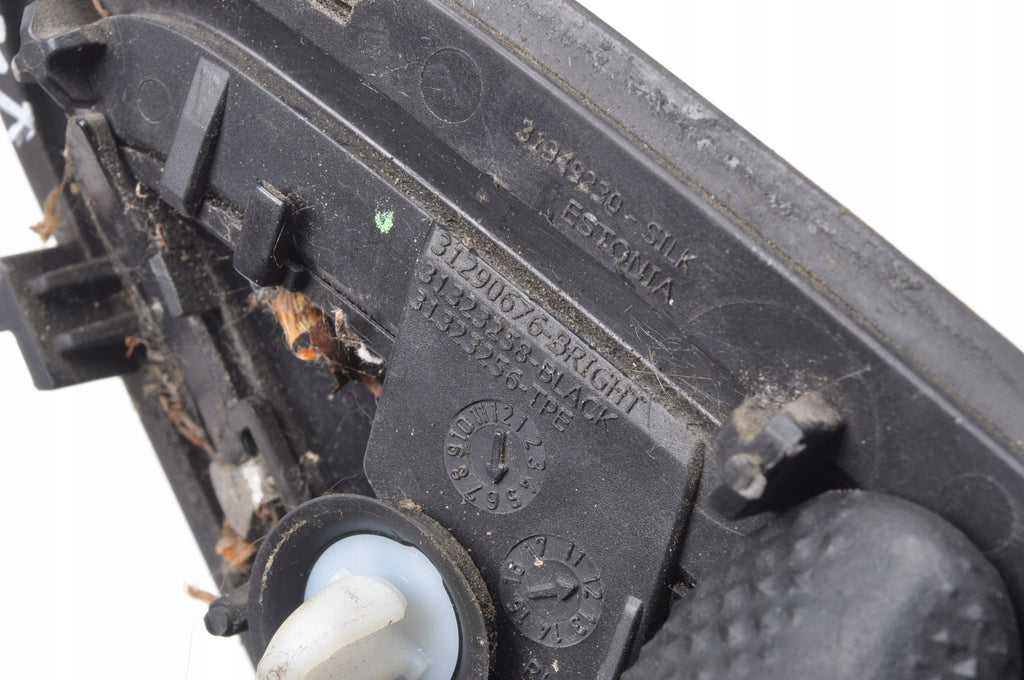 VOLVO V40 II TRIANGLE FENDER GUARD RIGHT P2 31349230