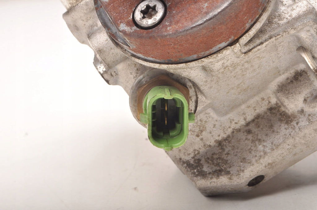 VOLVO V40 II XC70 II S60 II V60 2.0 D3 2.4 D5 INJECTION PUMP 31372081