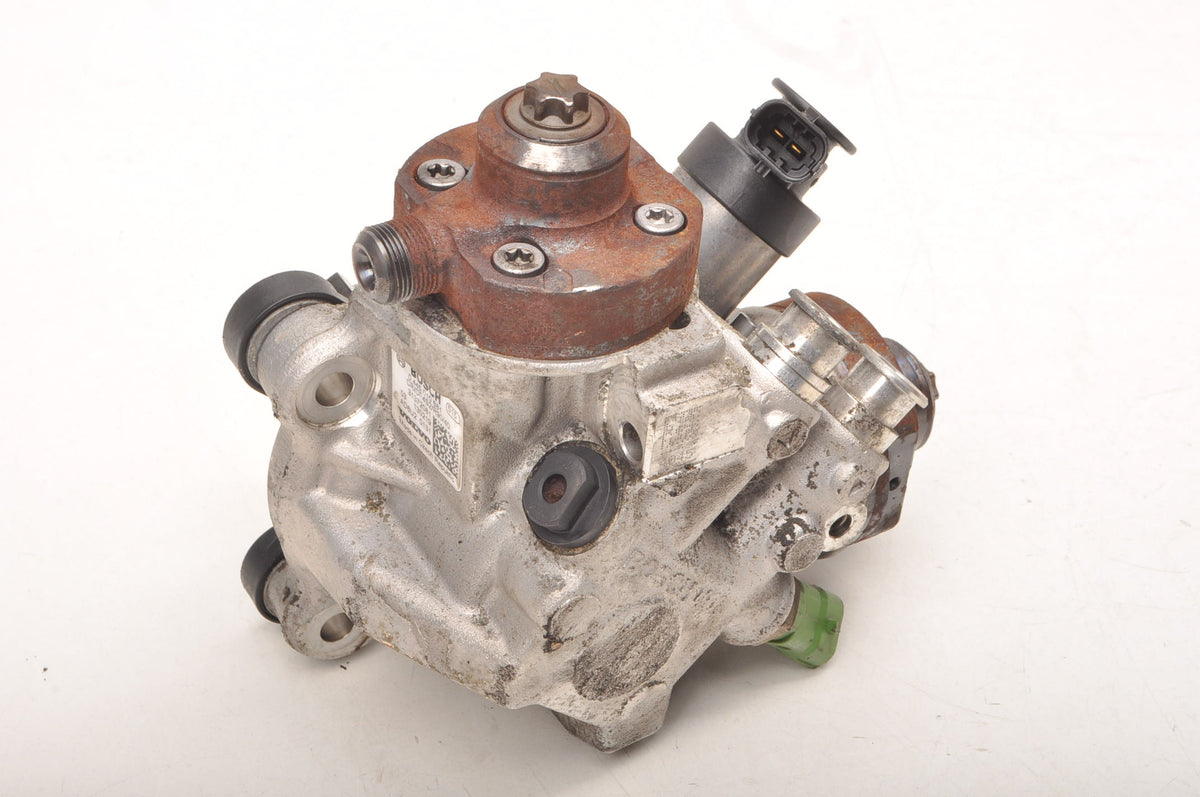 VOLVO V40 II XC70 II S60 II V60 2.0 D3 2.4 D5 INJECTION PUMP 31372081