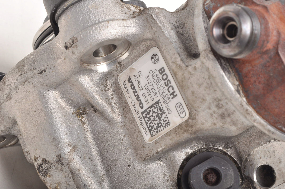 VOLVO V40 II XC70 II S60 II V60 2.0 D3 2.4 D5 INJECTION PUMP 31372081