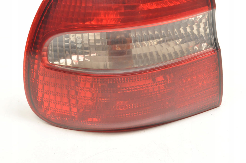VOLVO V40 LAMP LEFT REAR LIFT 30887333 STATION WAGON