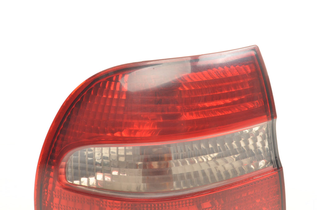 VOLVO V40 LAMP LEFT REAR LIFT 30887333 STATION WAGON