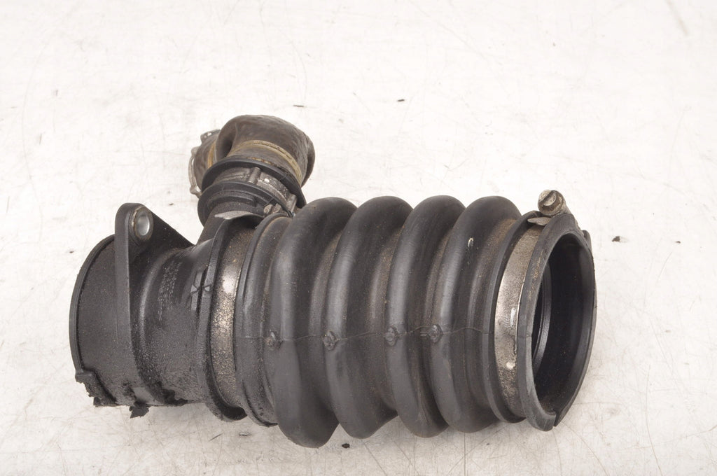 VOLVO V50 1.6 AIR INTAKE PIPE AV61-6C784-AD