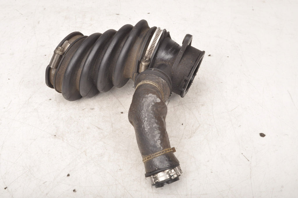 VOLVO V50 1.6 AIR INTAKE PIPE AV61-6C784-AD