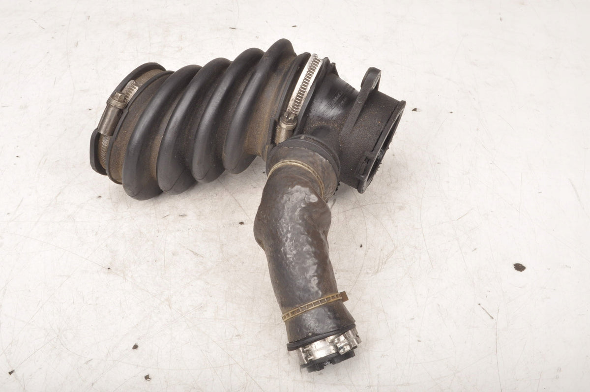 VOLVO V50 1.6 AIR INTAKE PIPE AV61-6C784-AD