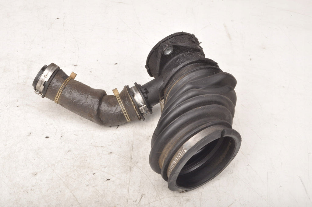 VOLVO V50 1.6 AIR INTAKE PIPE AV61-6C784-AD