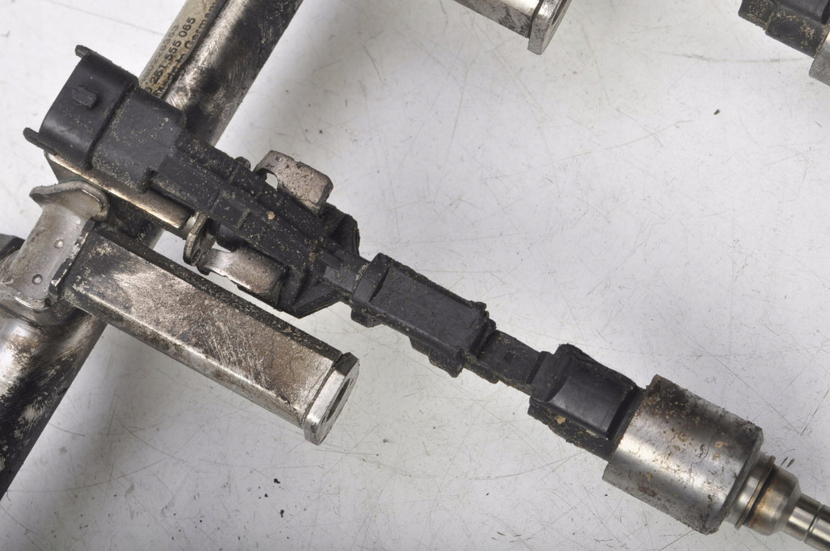 VOLVO V60 1.6 T INJECTION RAIL INJECTION 0261500103