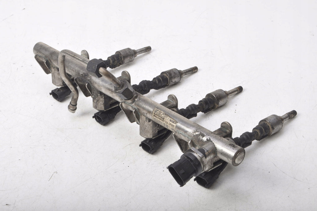 VOLVO V60 1.6 T INJECTION RAIL INJECTION 0261500103